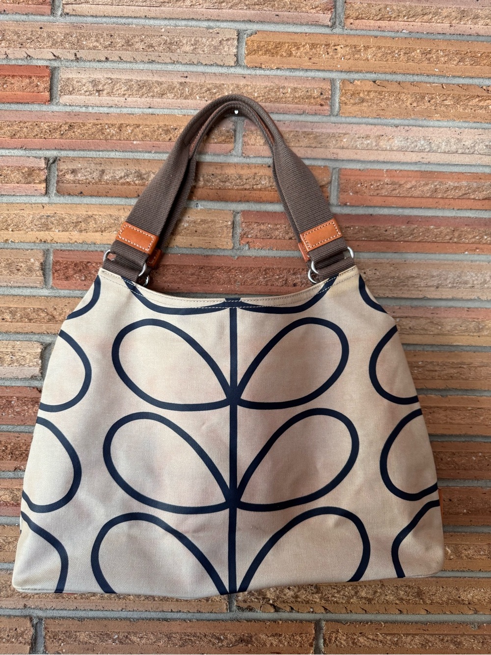 Orla Kiely Classic Linear Stem Shoulder Bag